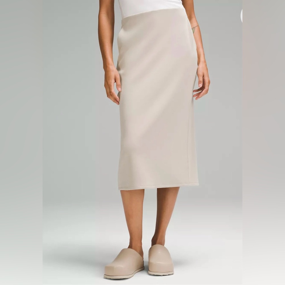 NWT Lululemon Softstreme High Rise Midi Skirt